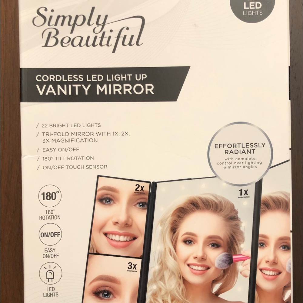 Vivitar simply beautiful cordless led light up vanity mirror